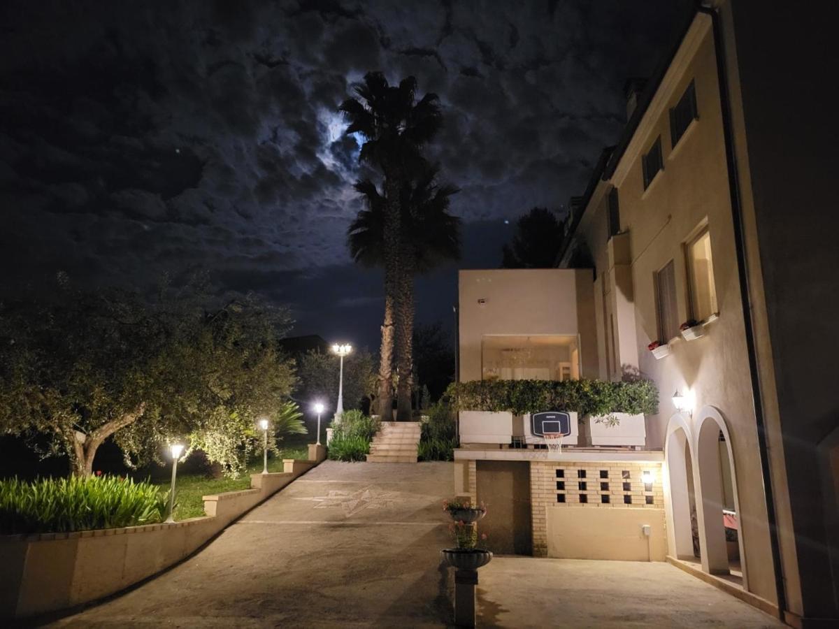Casale Angela Apartment Torrevecchia Teatina ภายนอก รูปภาพ
